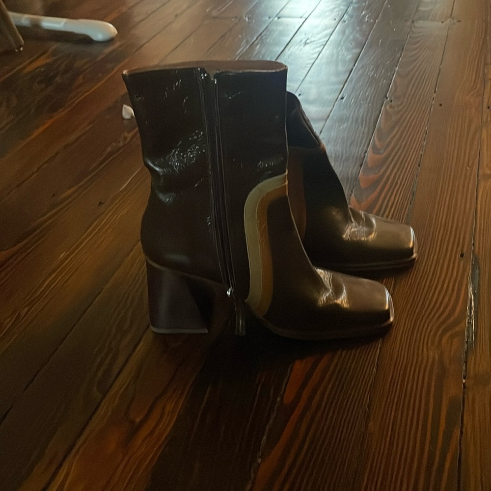 Angel Alarcon brown 1970s style heeled boots